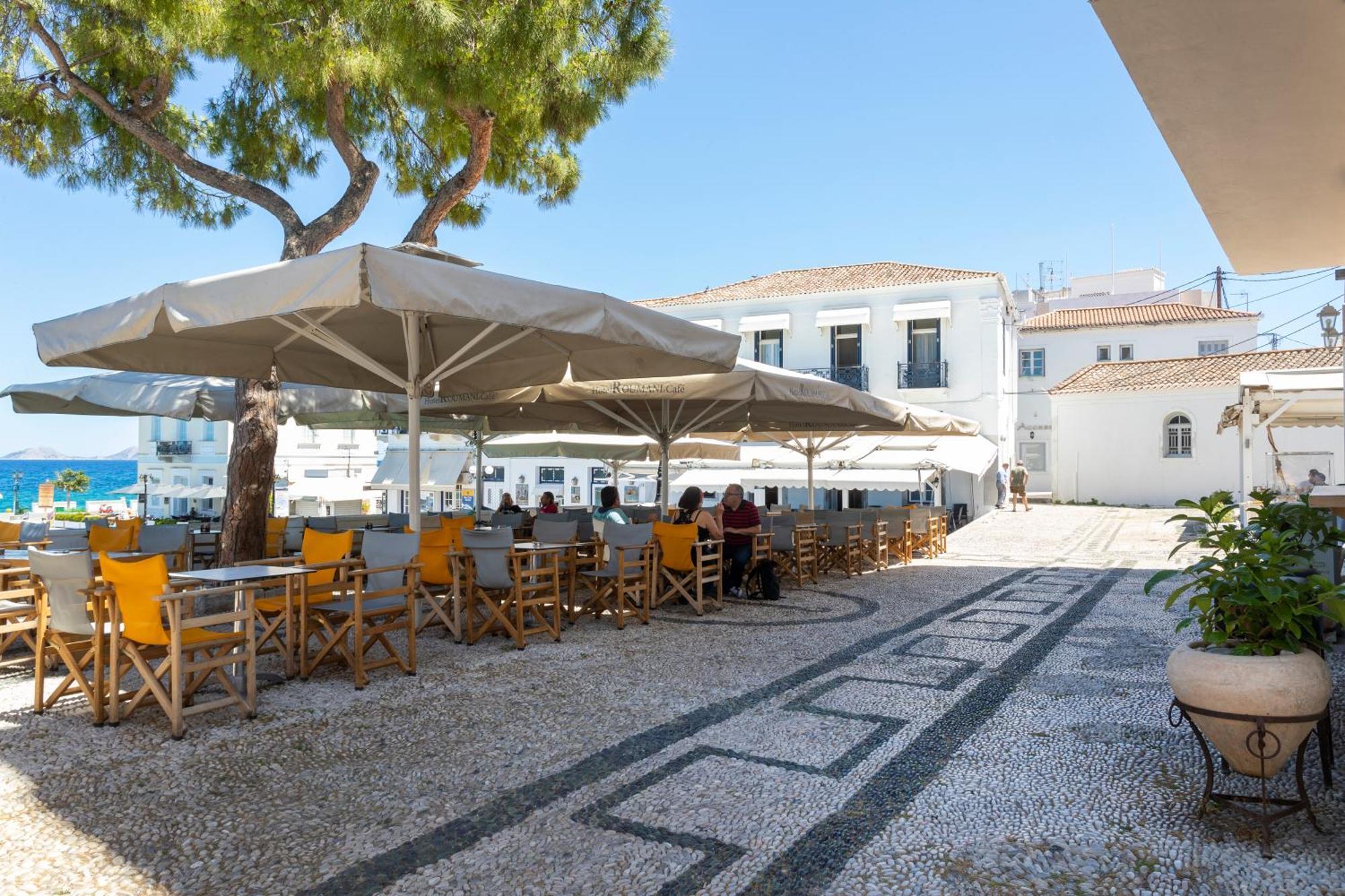 Hotel Roumani Spetses Town Bagian luar foto