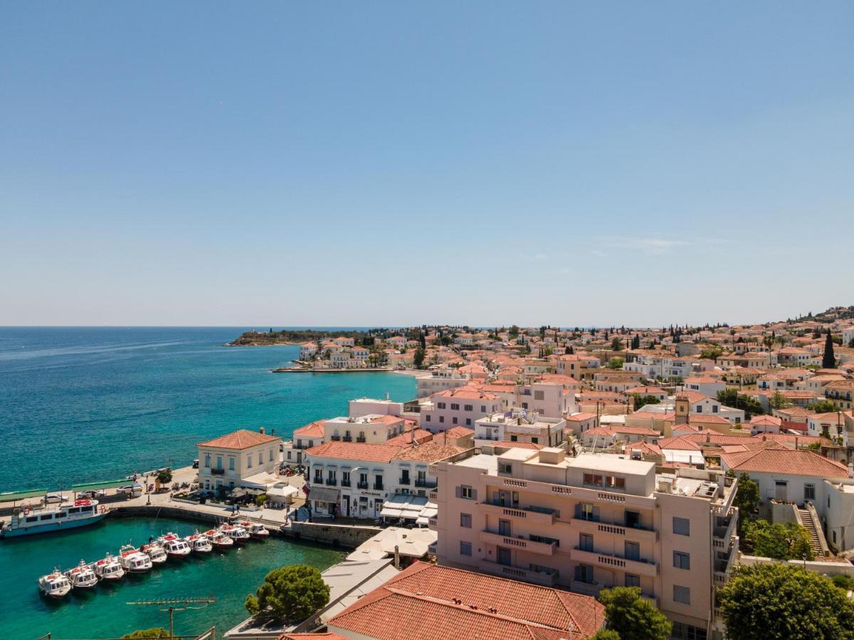 Hotel Roumani Spetses Town Bagian luar foto