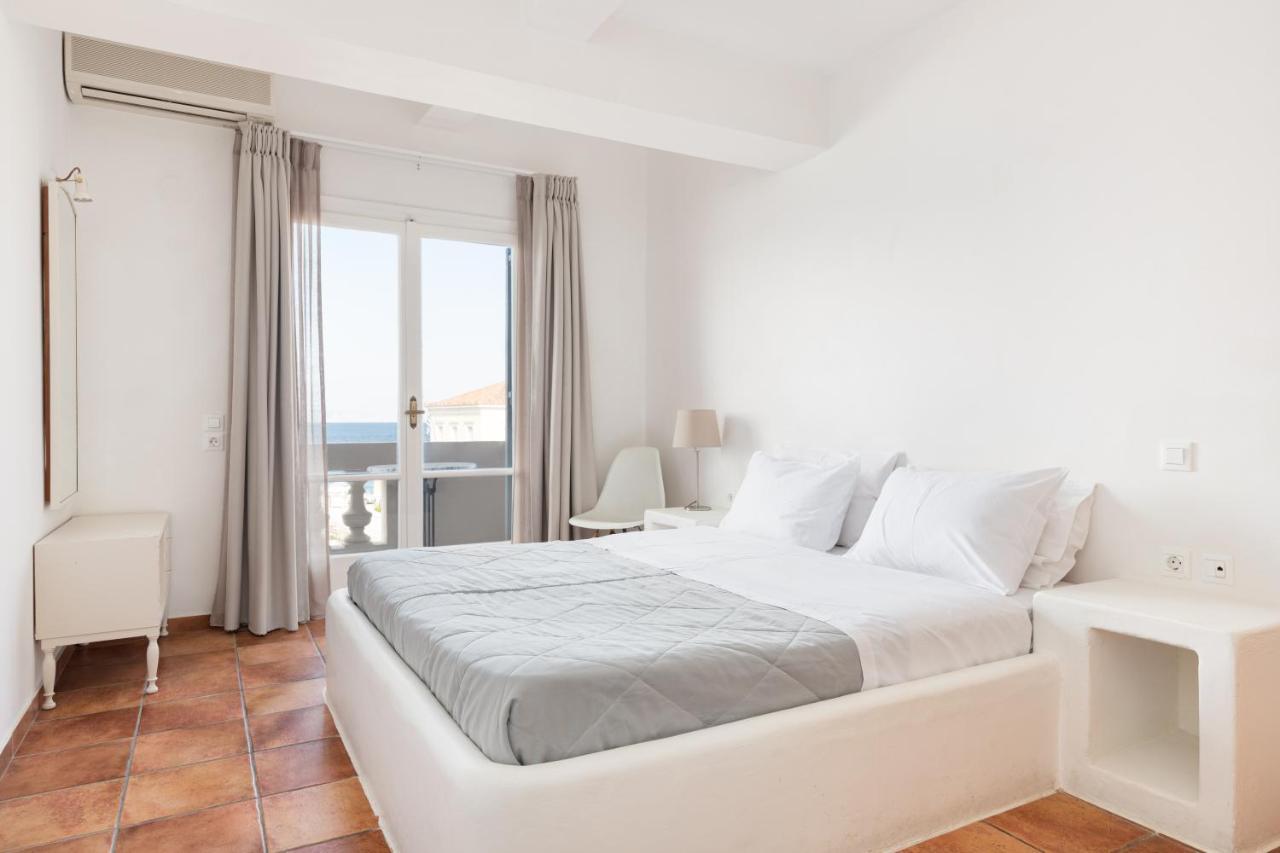 Hotel Roumani Spetses Town Bagian luar foto