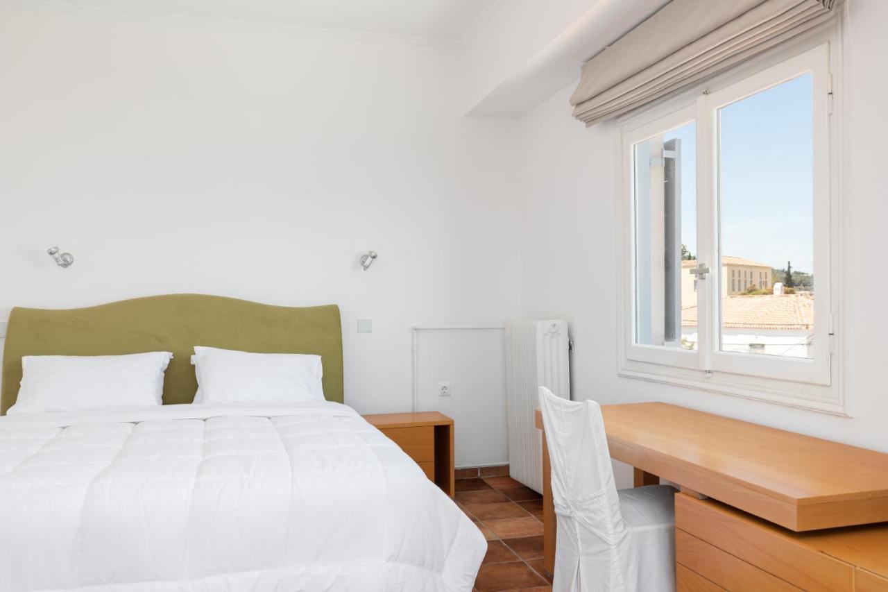 Hotel Roumani Spetses Town Bagian luar foto